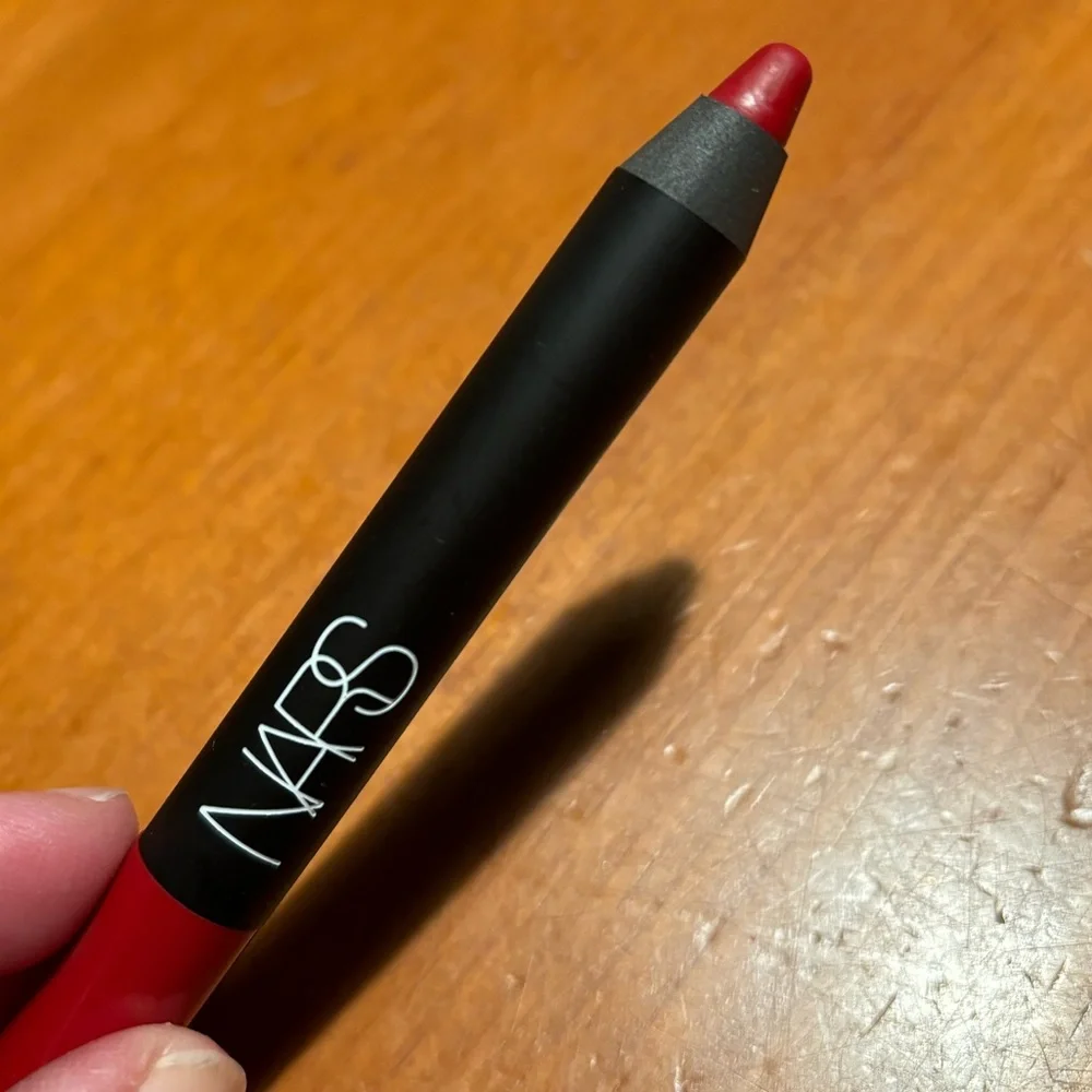 NARS Velvet Matte Lip Pencil Cruella
